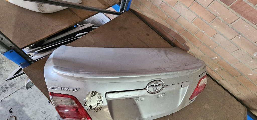 Parts Toyota Camry Bootlid photo 3