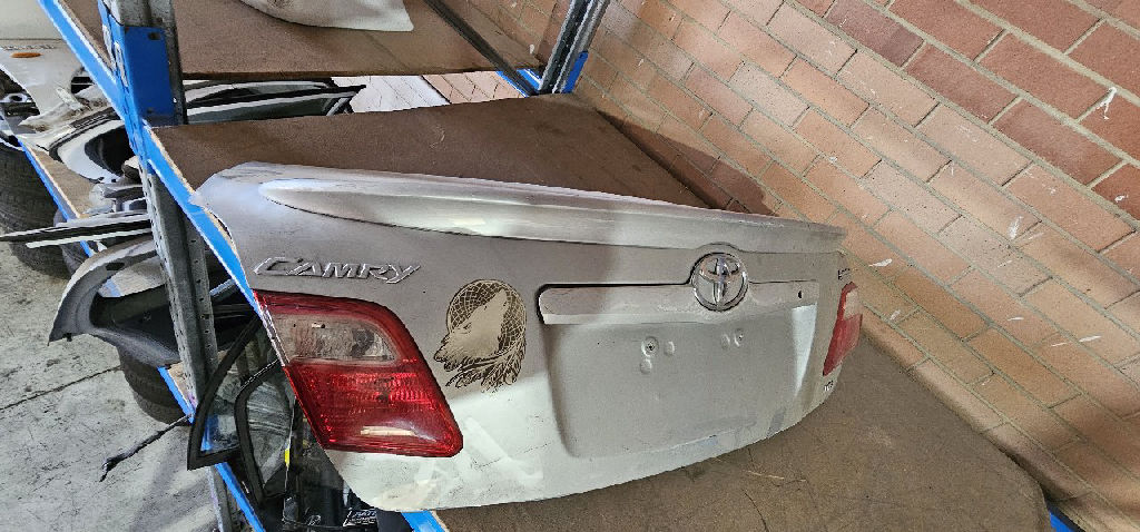 Parts Toyota Camry Bootlid photo 4