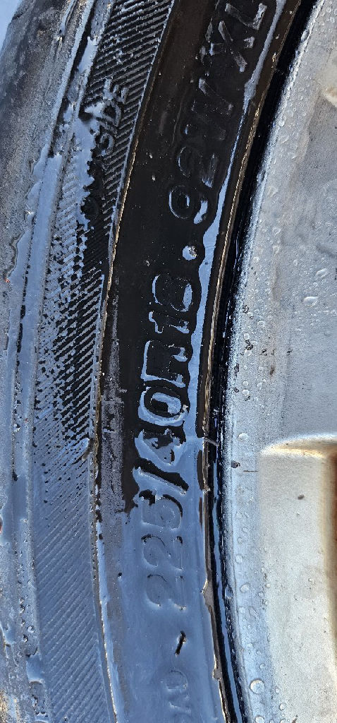 TYRES Subaru Liberty 225/40R18 photo 2