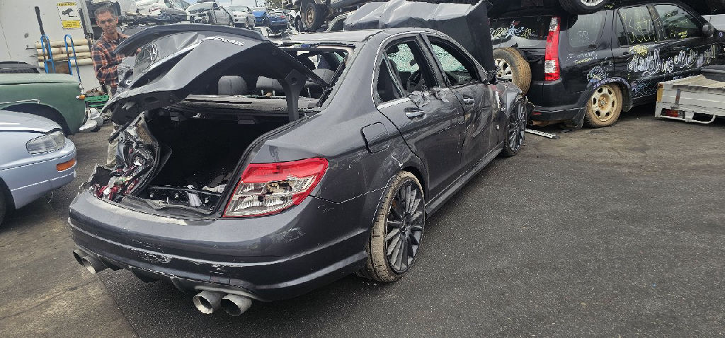 MERCEDES BENZ C63 AMG W204 W204 02/2008~07/2014 4 Door Sedan PETROL 6208 cc, M156.985 V8 32v DOHC VVT MPFI {336KW} RWD AT [GERMANY]