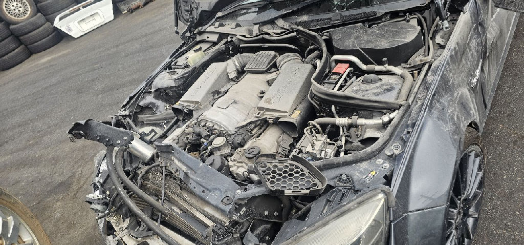 MERCEDES BENZ C63 AMG W204 W204 02/2008~07/2014 4 Door Sedan PETROL 6208 cc, M156.985 V8 32v DOHC VVT MPFI {336KW} RWD AT [GERMANY] photo 5