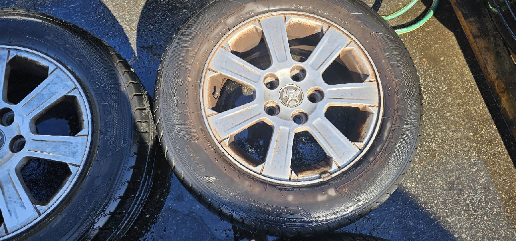 TYRES HOLDEN VY/VZ photo 2