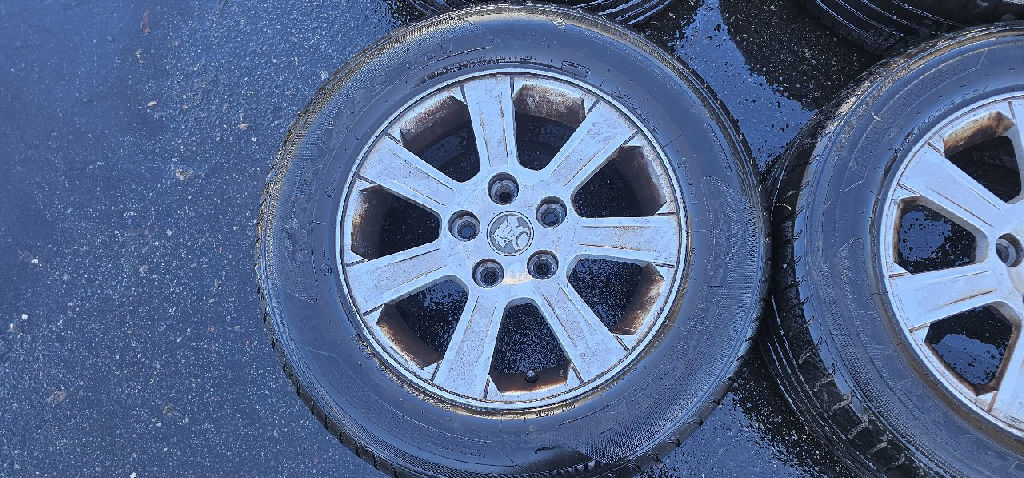 TYRES HOLDEN VY/VZ photo 3