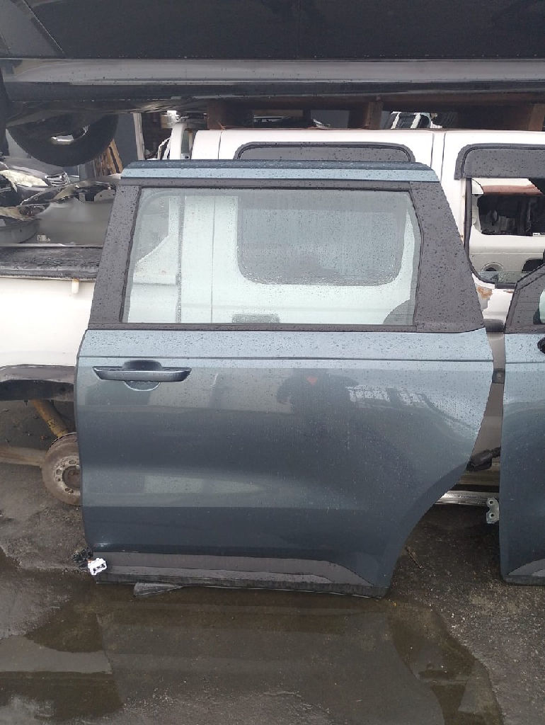 KIA CARNIVAL PARTS photo 4