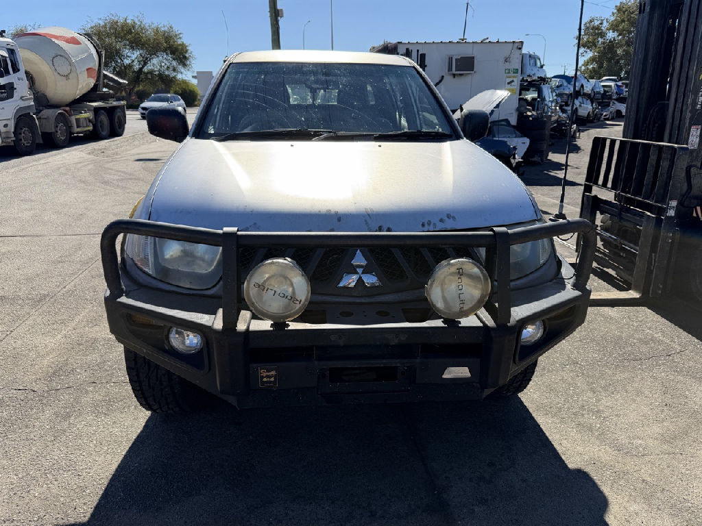 MN 2010 Mitsubshi Triton 2010 2.5 Diesel Engine No Good