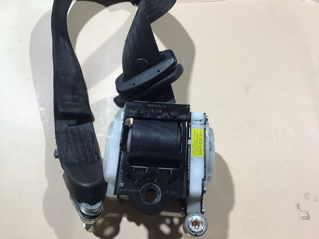 Seatbelt Front RH/LH Space Cab photo 3
