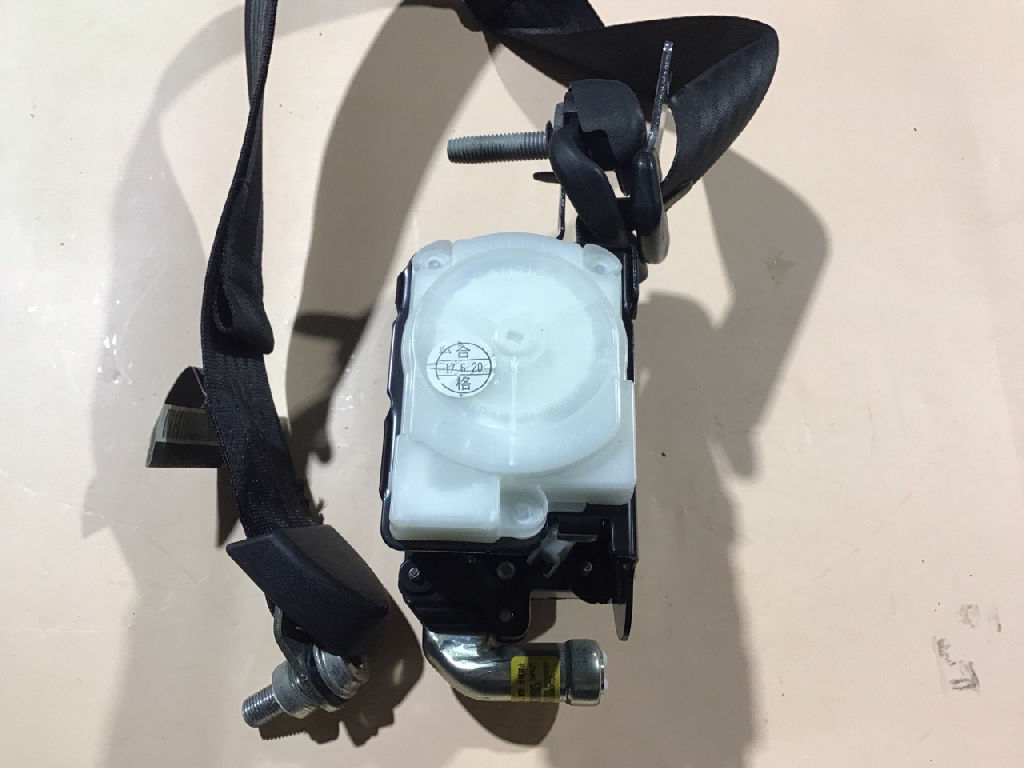 Seatbelt Front RH/LH Space Cab photo 4