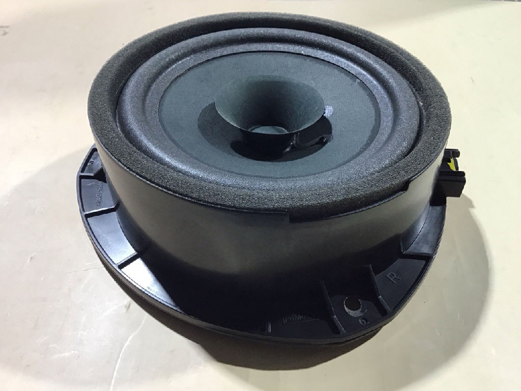 SPEAKER REAR RIGHT DOOR photo 5