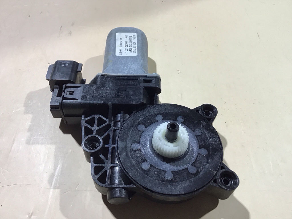 Electric Window Motor REG FRONT RIGHT RHF photo 4