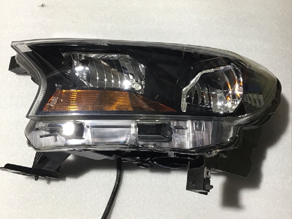Headlight LHS XLS