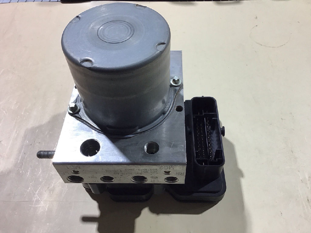 ABS PUMP / MODULATOR PX photo 2