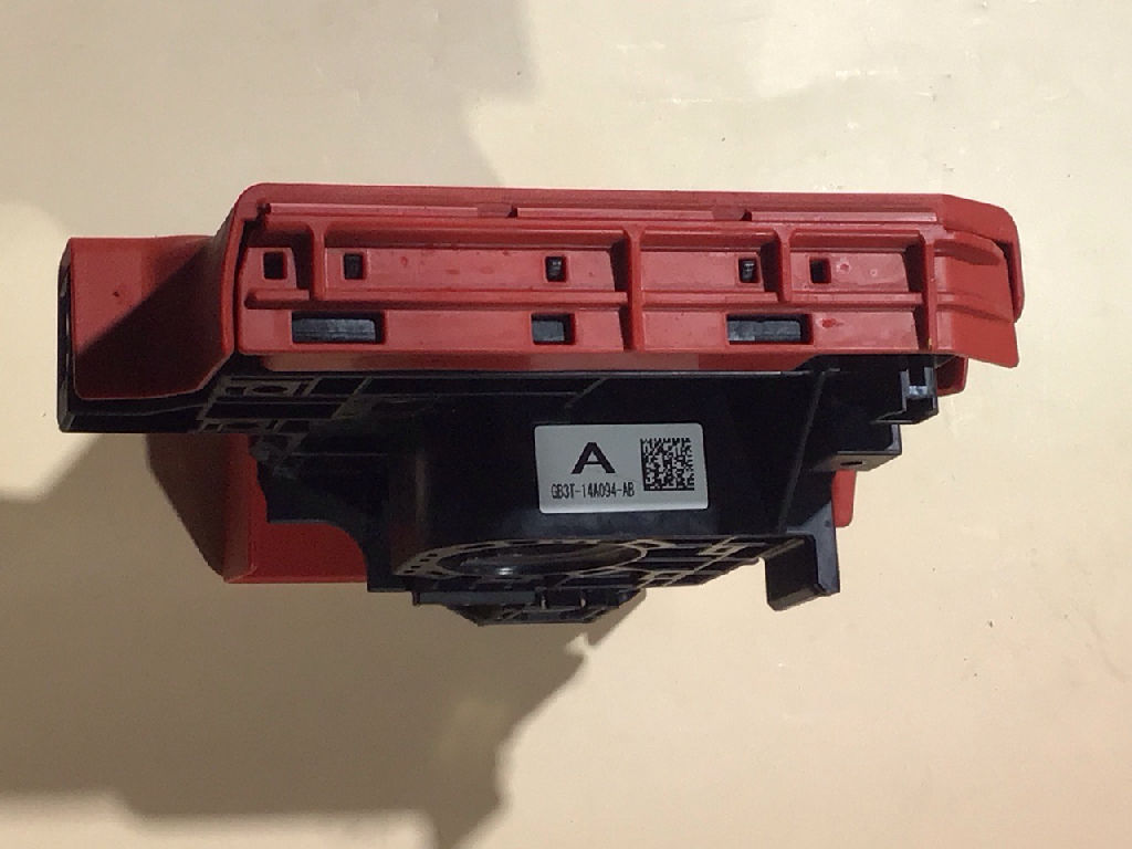 Fuse Holder Circuit Breaker Assembly photo 2
