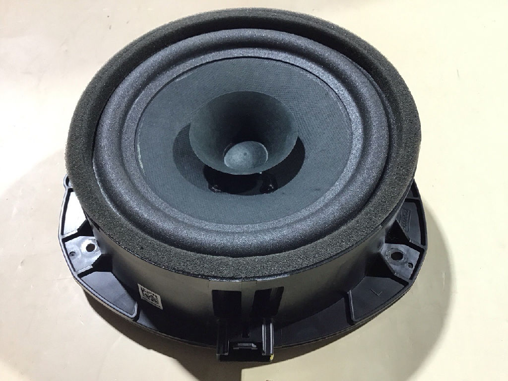 SPEAKER REAR LEFT DOOR photo 3