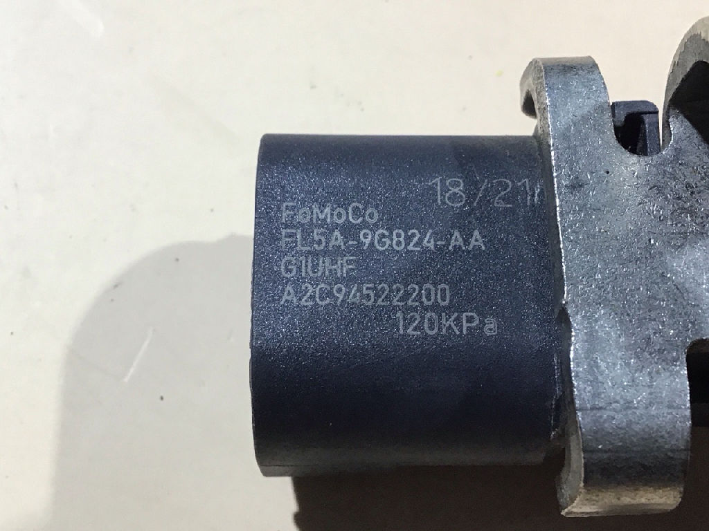 DPF Differential Exhaust Pressure Sensor photo 2