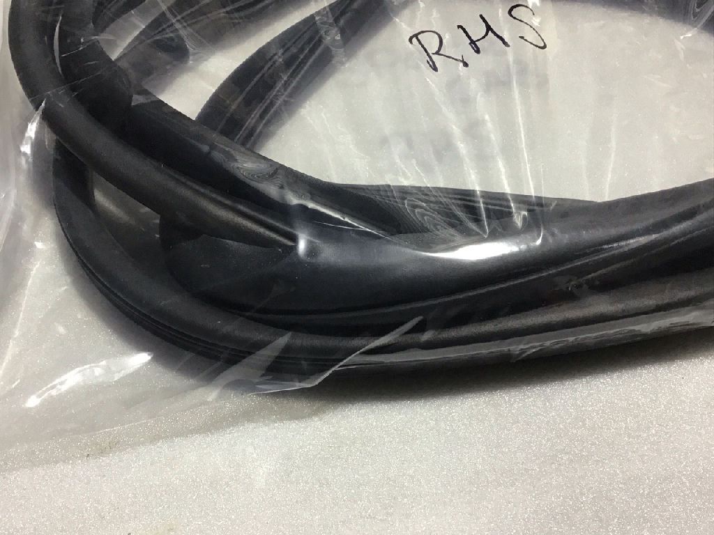 Door Opening Weatherstrip Seal RHS Space Cab / Extra Cab photo 2