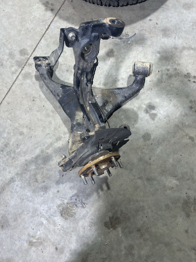 KNUCKLE - STUB AXLE with bearing and lower control arm RIGHT RHF
