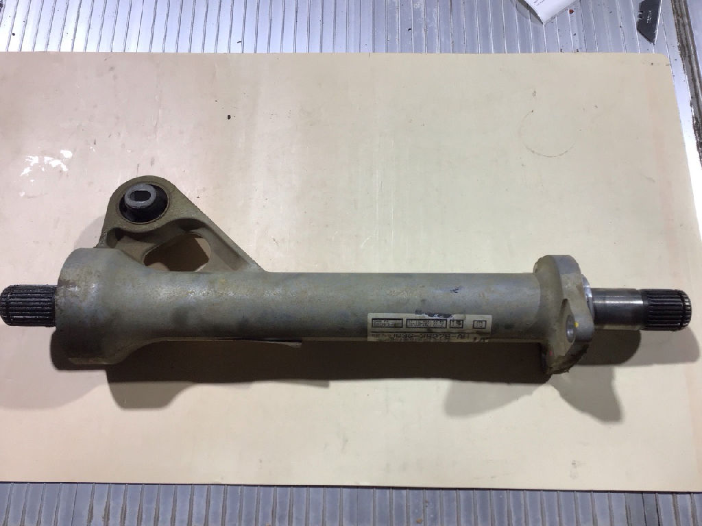 front axle housing and axle