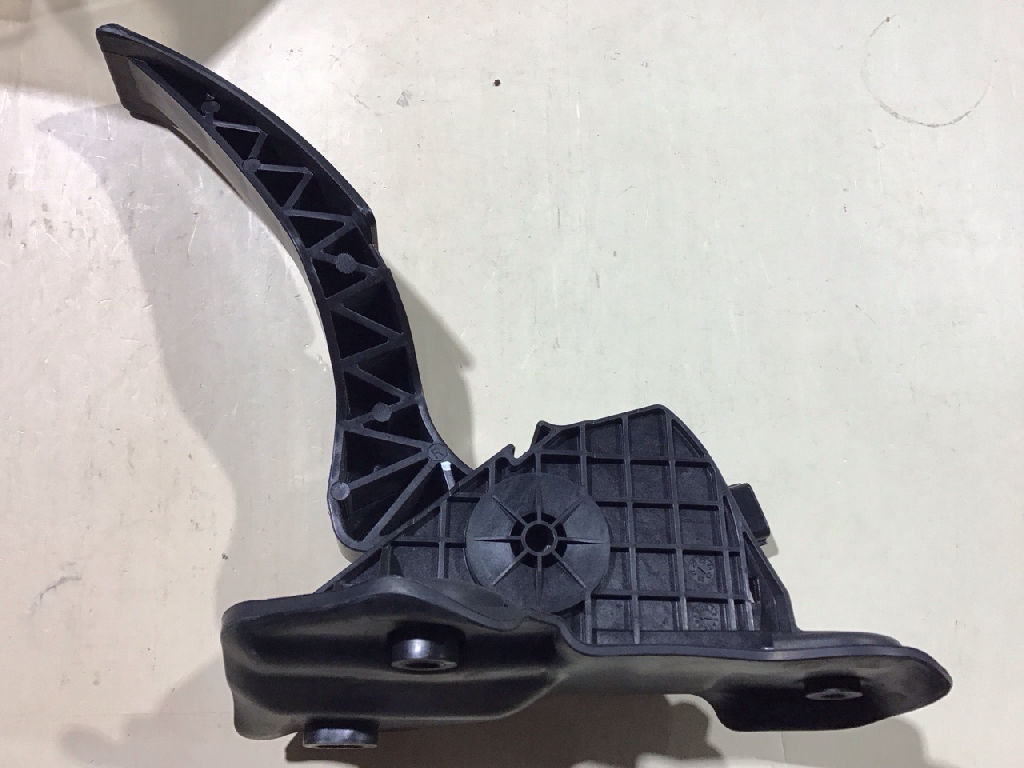 Accelerator Pedal photo 2