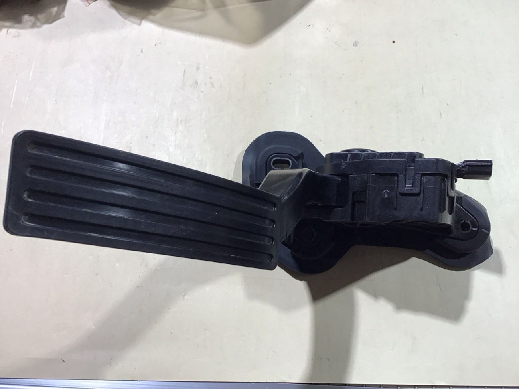 Accelerator Pedal photo 5