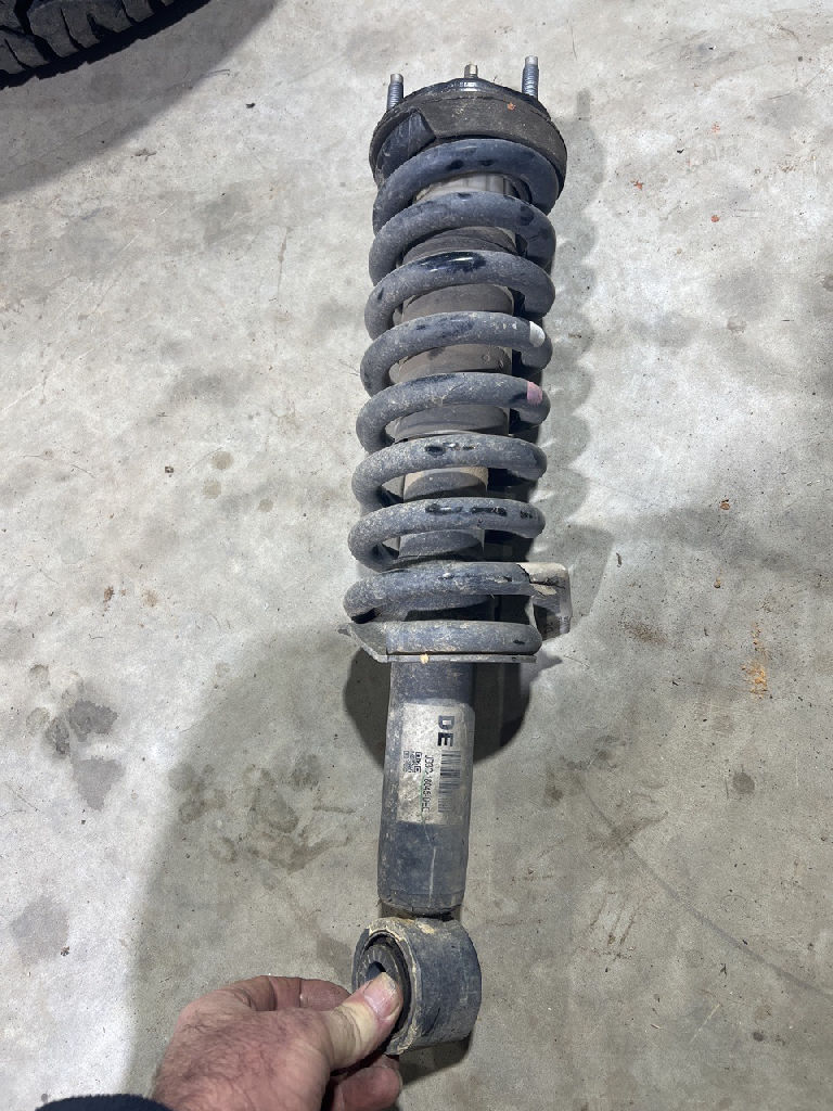 Front Strut / Spring LHS/RHS photo 3