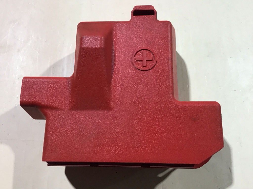 Fuse Holder Circuit Breaker Assembly