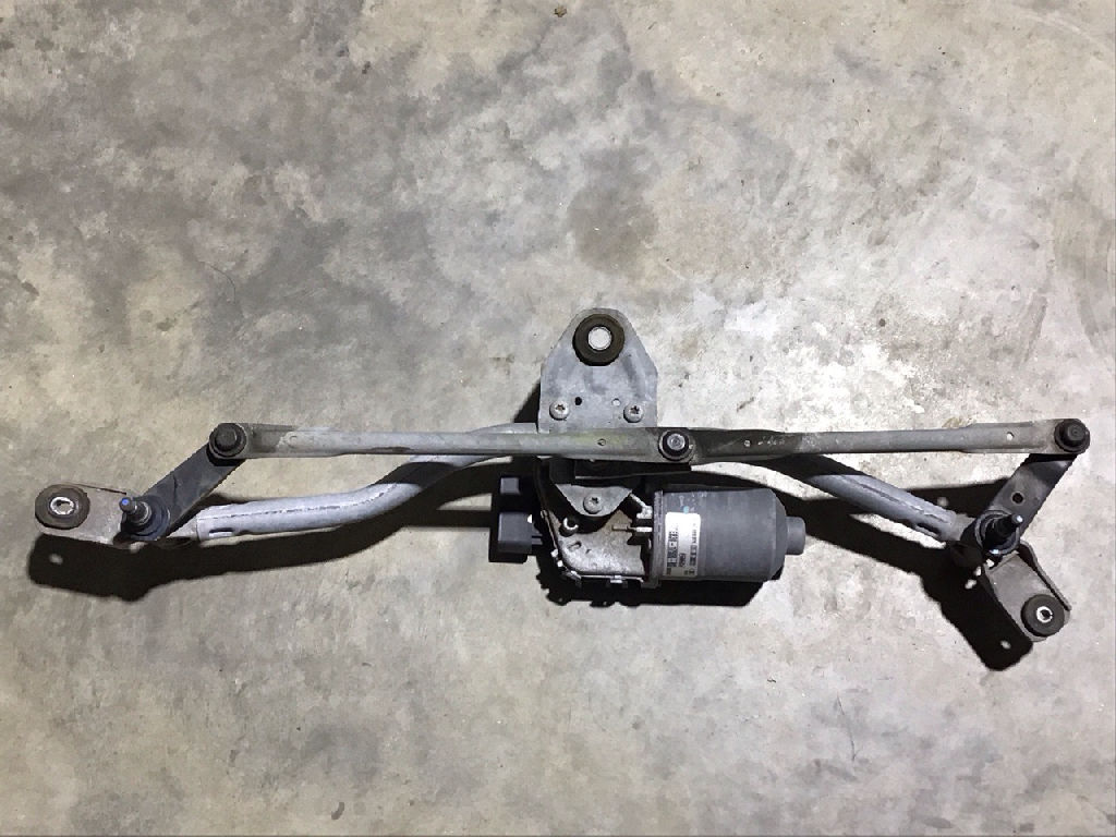 WIPER MOTOR WITH LINKAGE