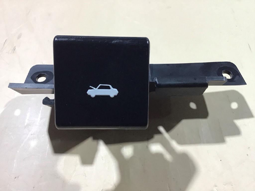 Bonnet lock release