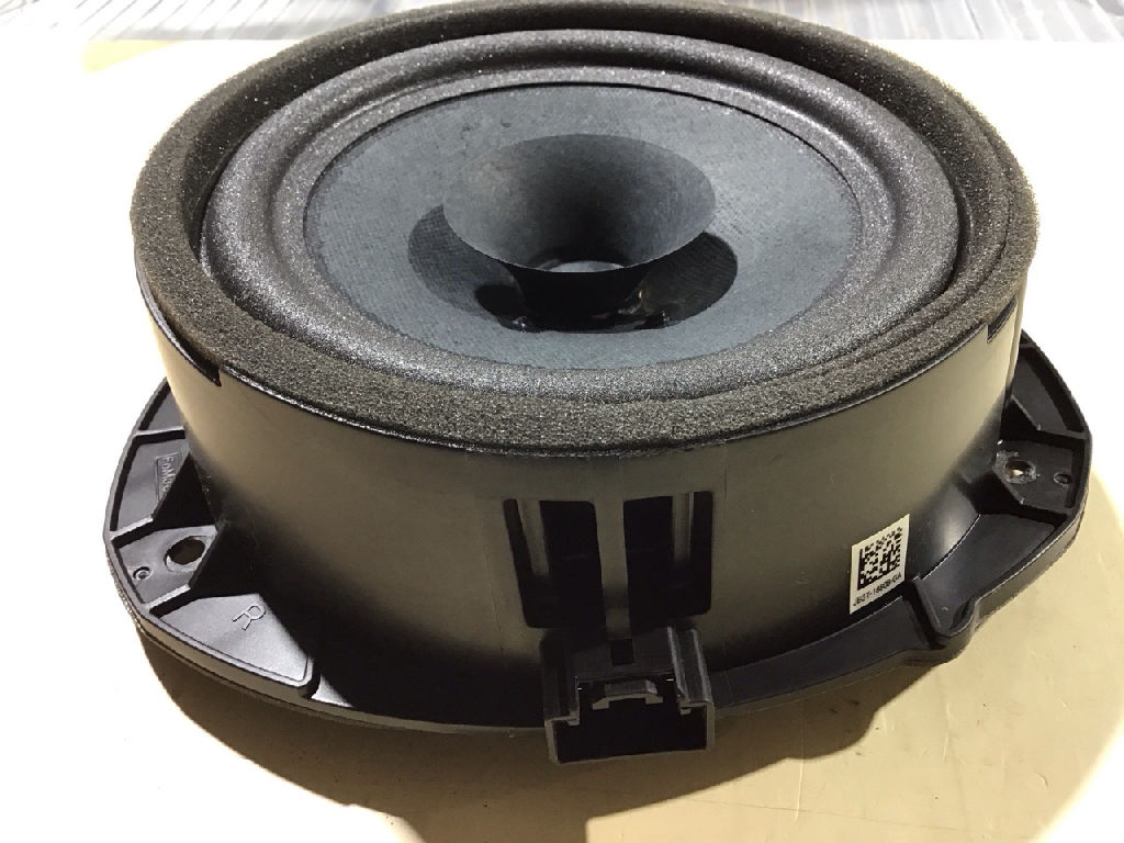 SPEAKER REAR RIGHT DOOR photo 3