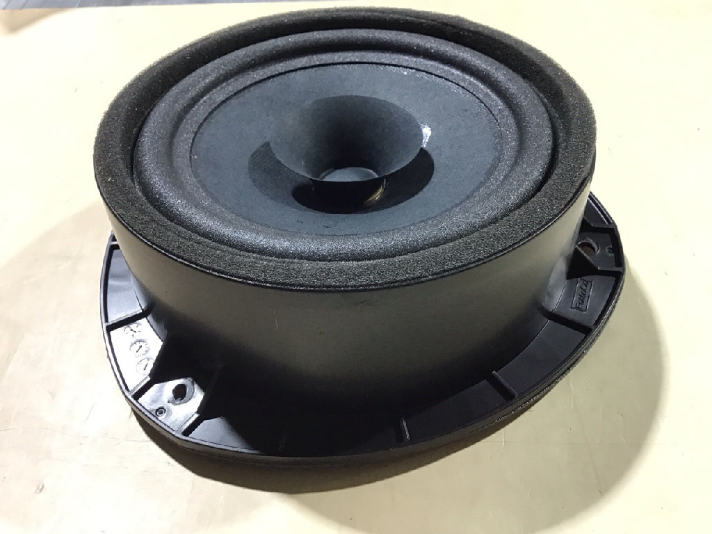 SPEAKER REAR RIGHT DOOR photo 4