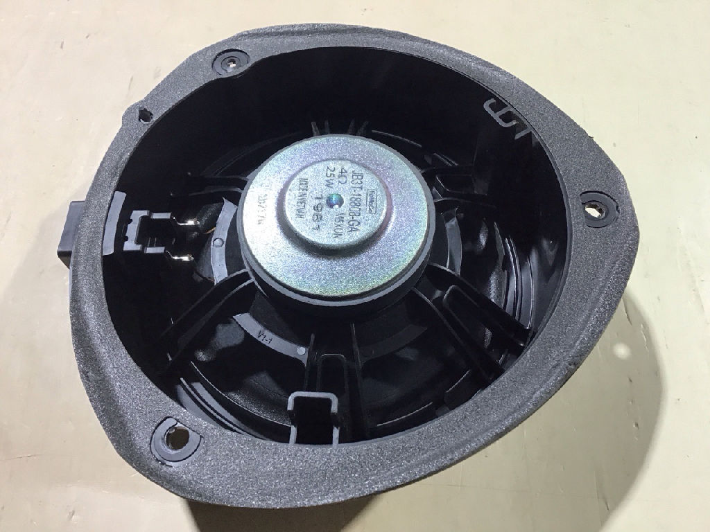 SPEAKER REAR RIGHT DOOR photo 5