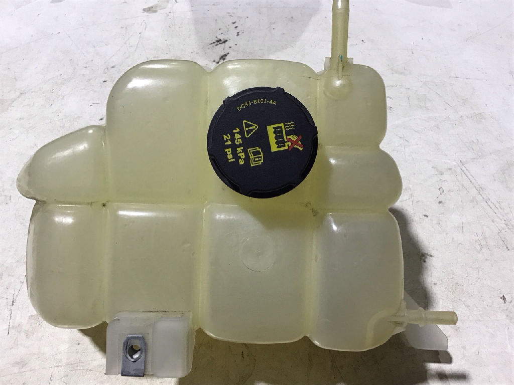 Coolant Reservoir Bottle With Cap