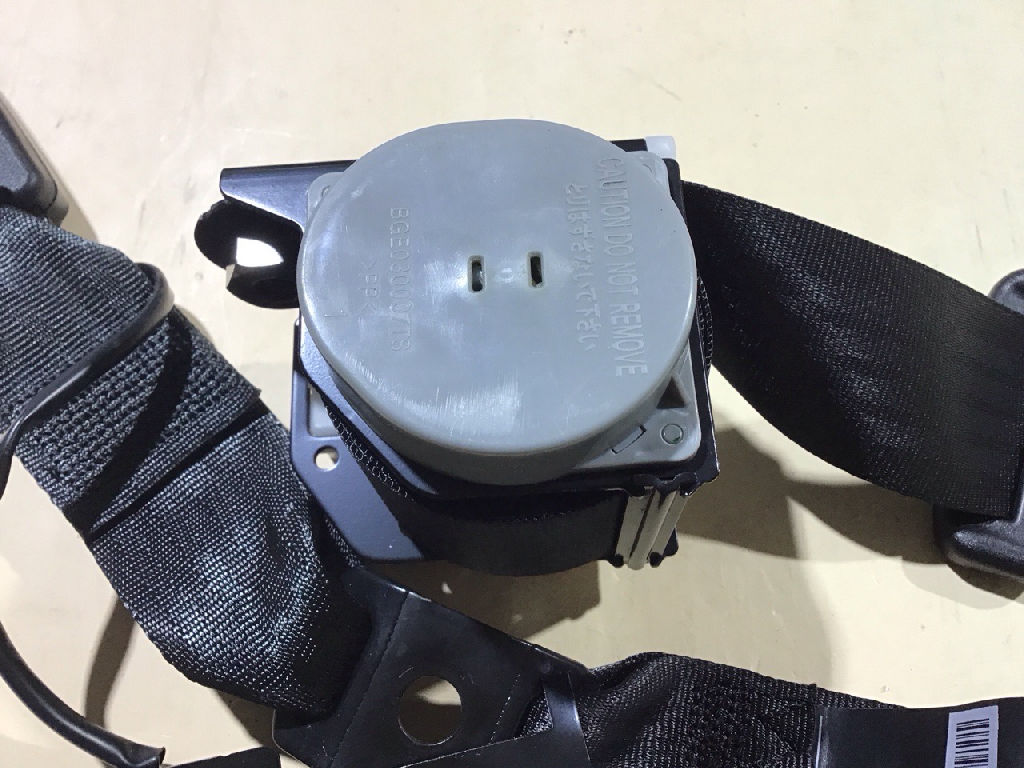 REAR SEAT BELT CENTRE photo 5