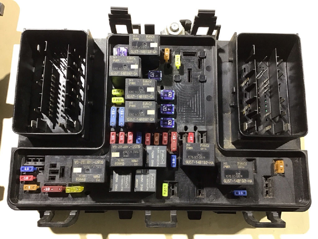Fuse Box Engine Bay photo 2