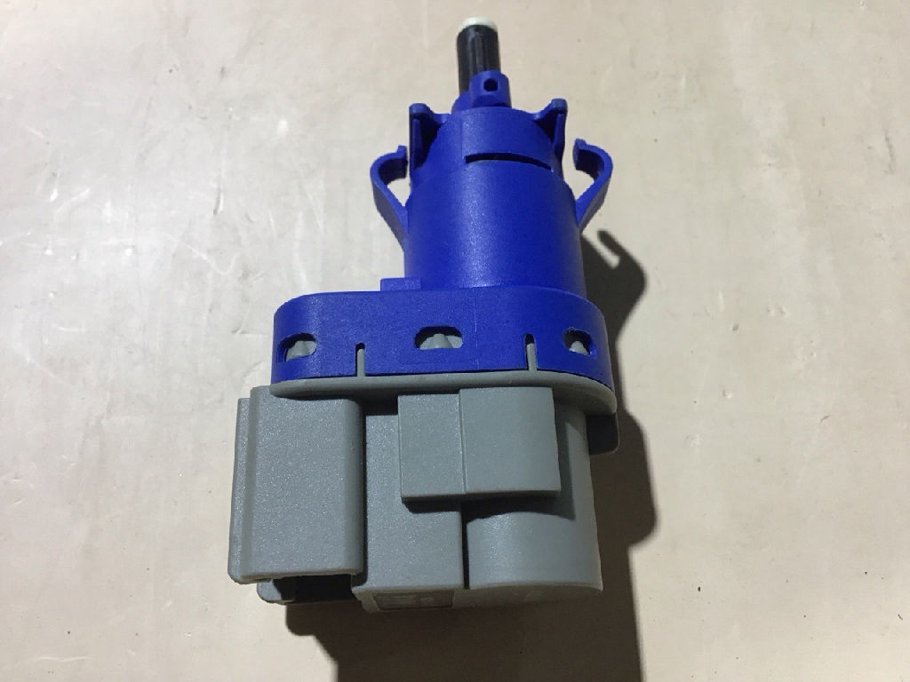 Brake Light Switch photo 4