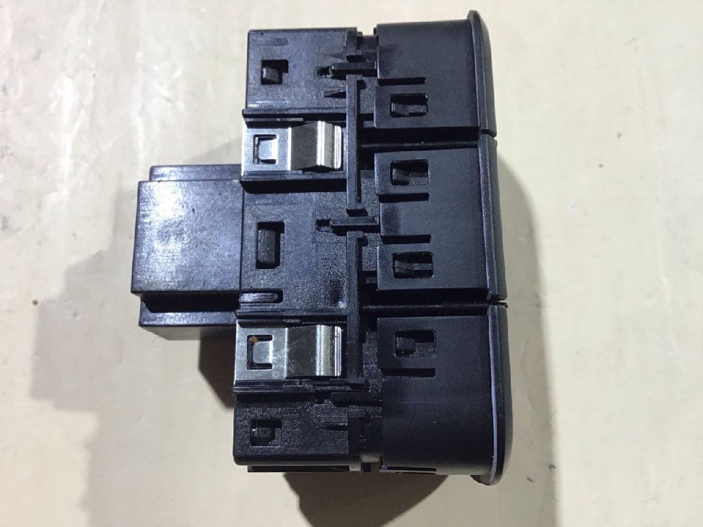 Centre Console Multi Function Switch photo 5