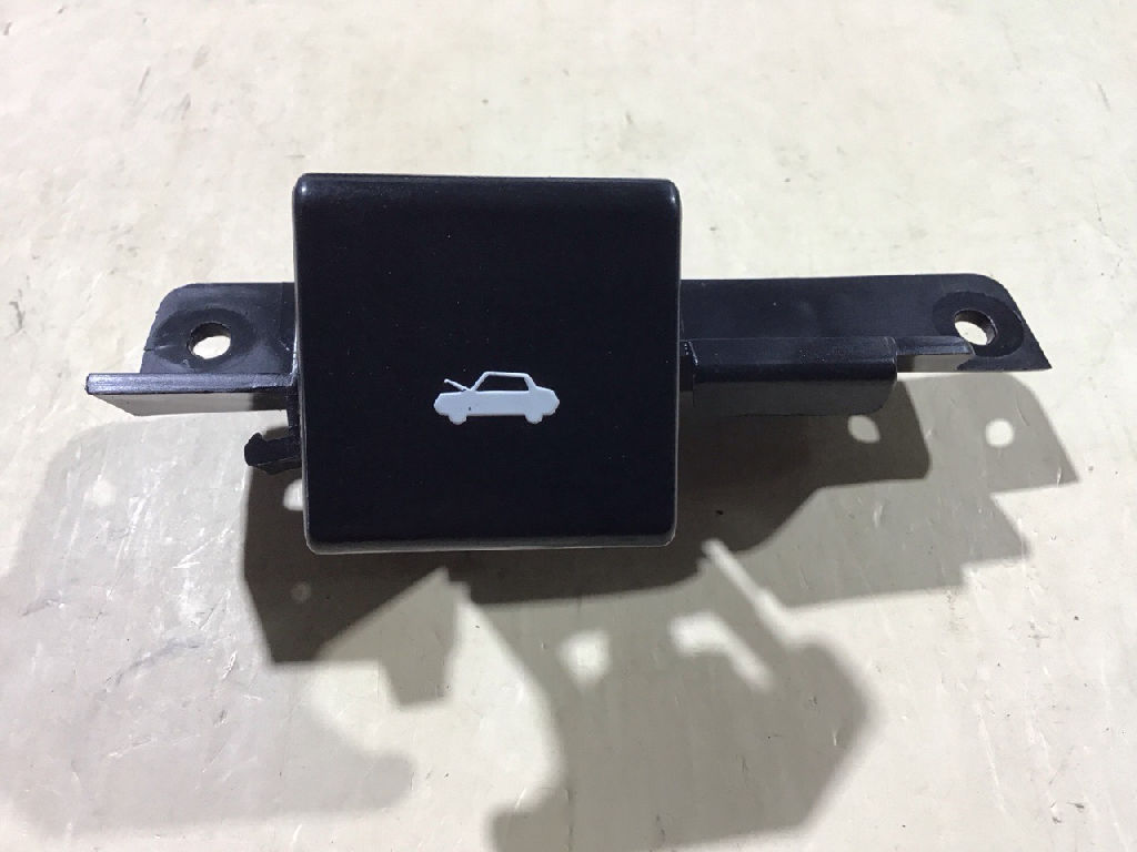 Bonnet lock release