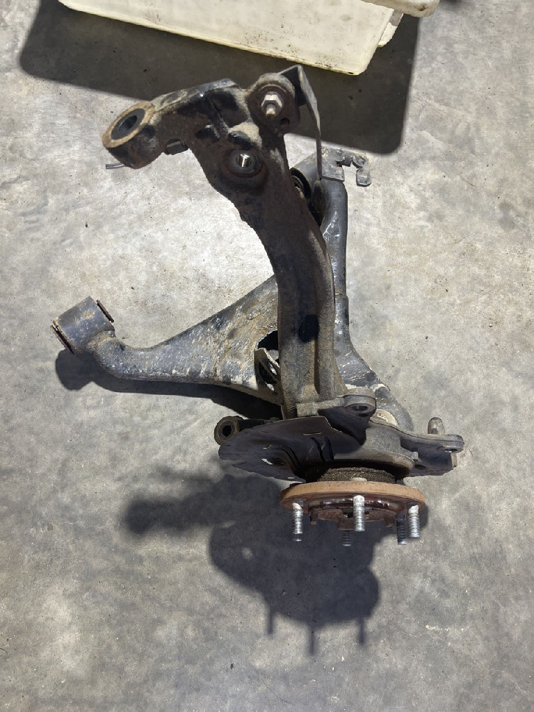 KNUCKLE - STUB AXLE with bearing and lower control arm LEFT LHF photo 2