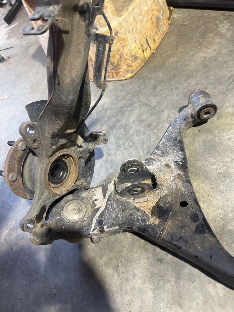 KNUCKLE - STUB AXLE with bearing and lower control arm LEFT LHF photo 5