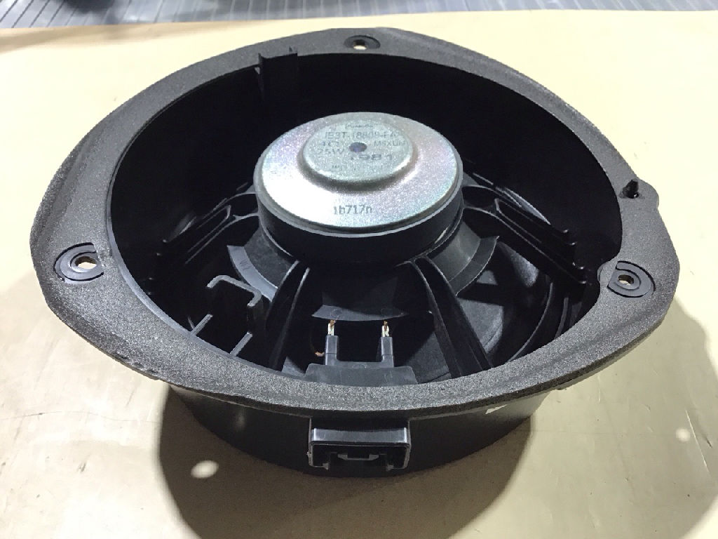 SPEAKER REAR LEFT DOOR photo 4