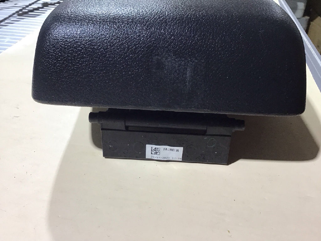 PX SERIES XLS CENTRE CONSOLE LID ONLY, BLACK photo 5