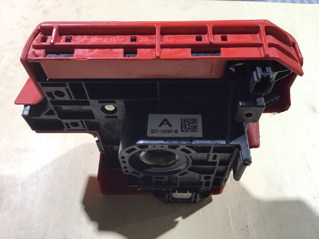 Fuse Holder Circuit Breaker Assembly photo 3