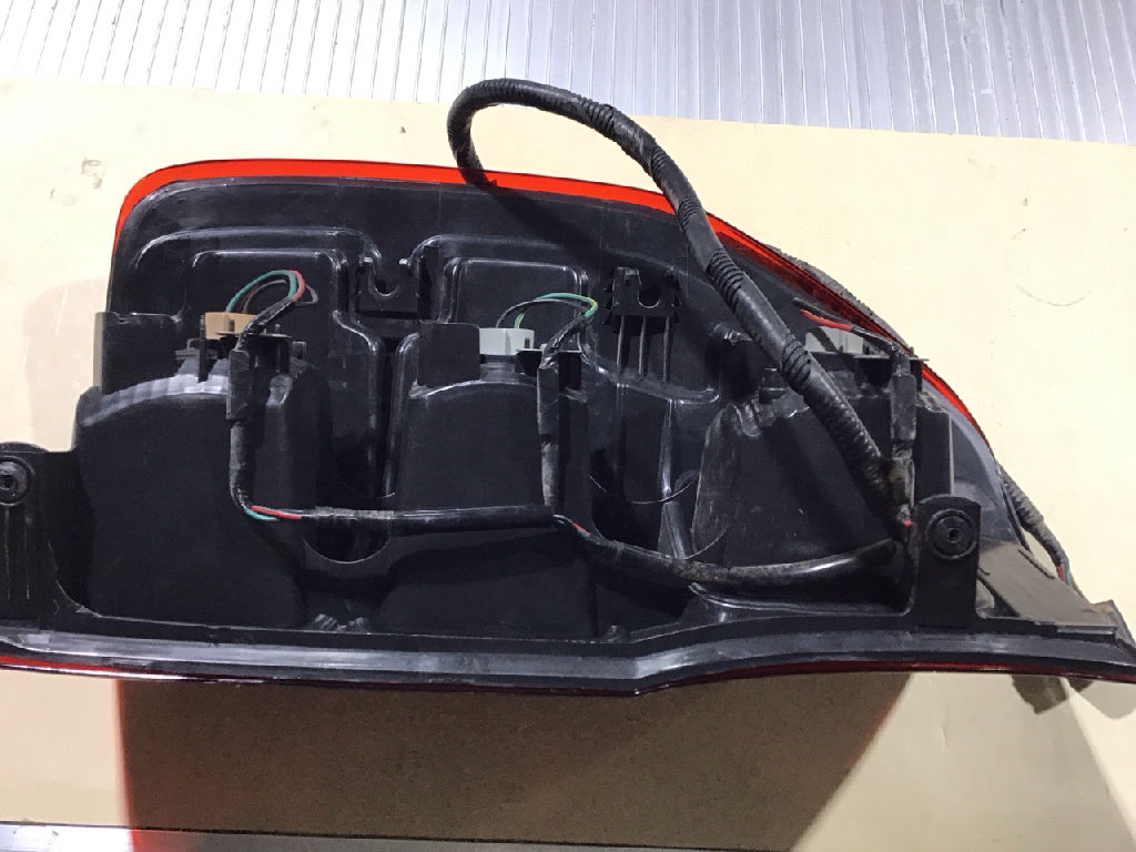 LH Rear Tail Light - Aftermarket photo 3