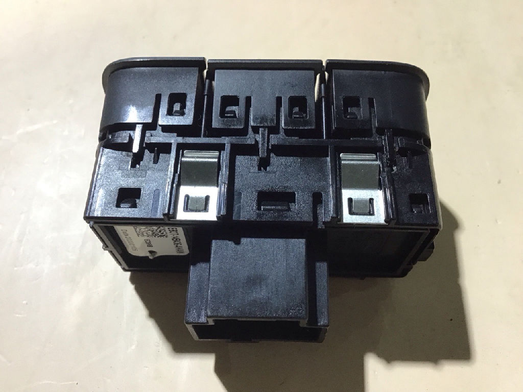 Centre Console Multi Function Switch photo 5