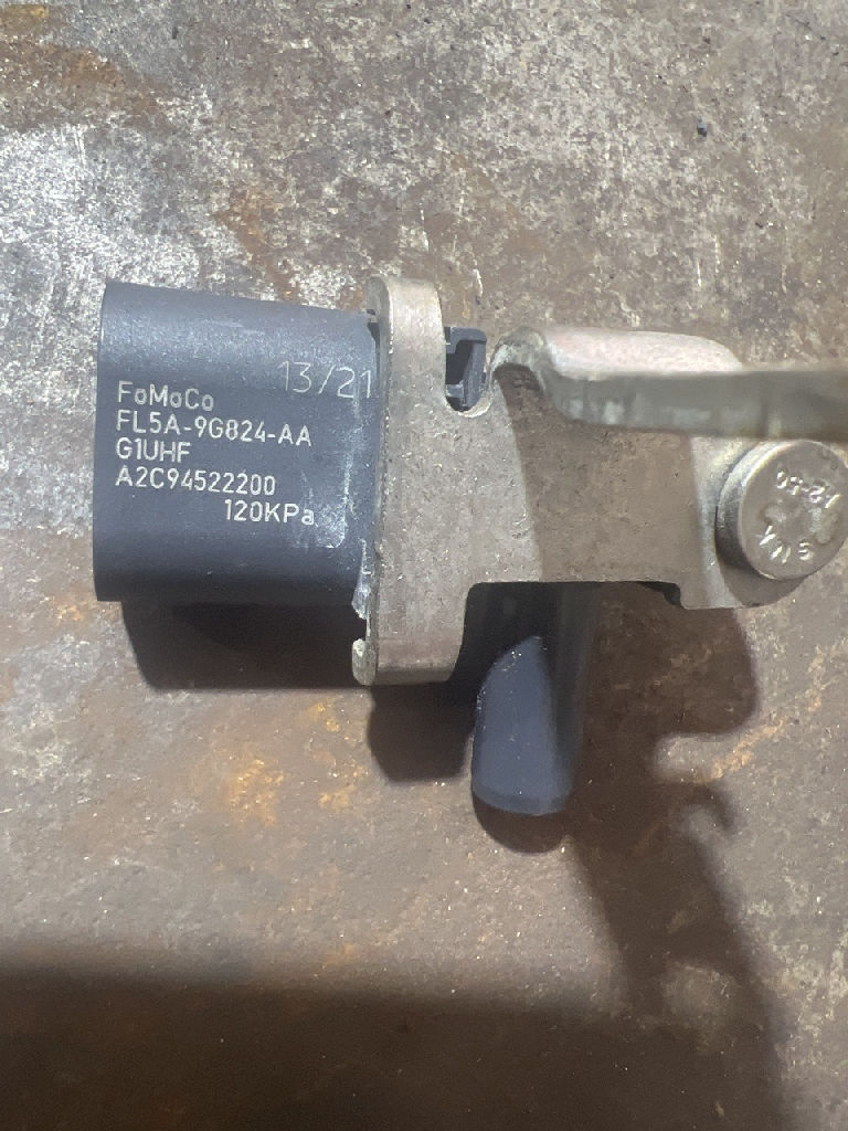 DPF Differential Exhaust Pressure Sensor photo 4