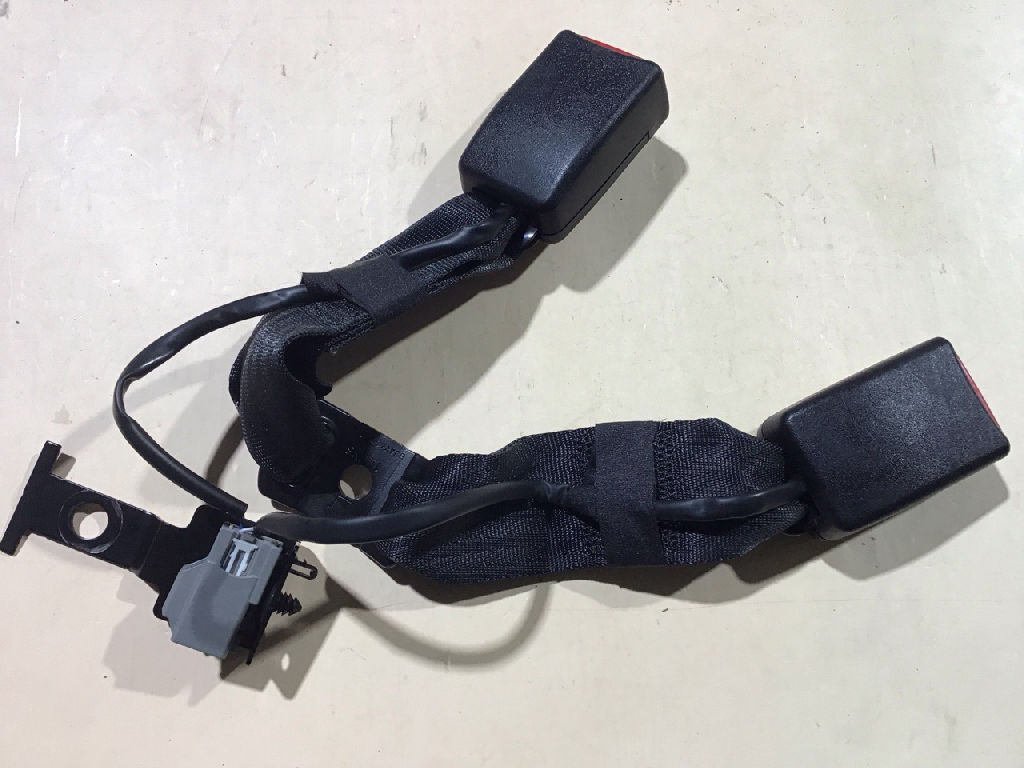 REAR TWIN SEAT BELT BUCKLE