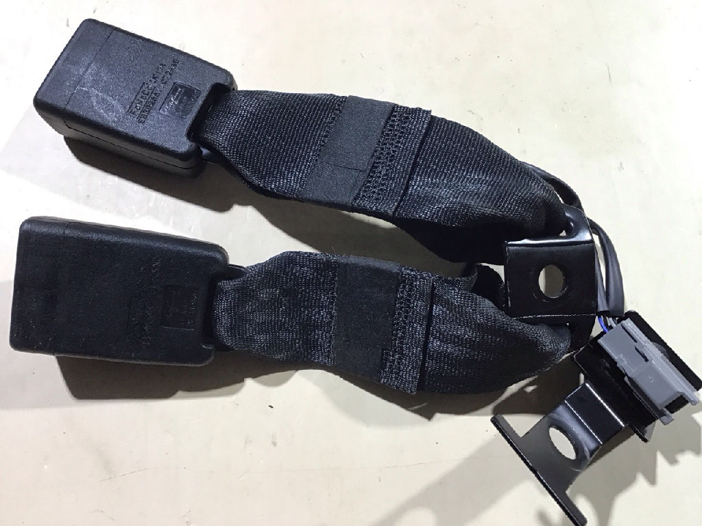 REAR TWIN SEAT BELT BUCKLE photo 5