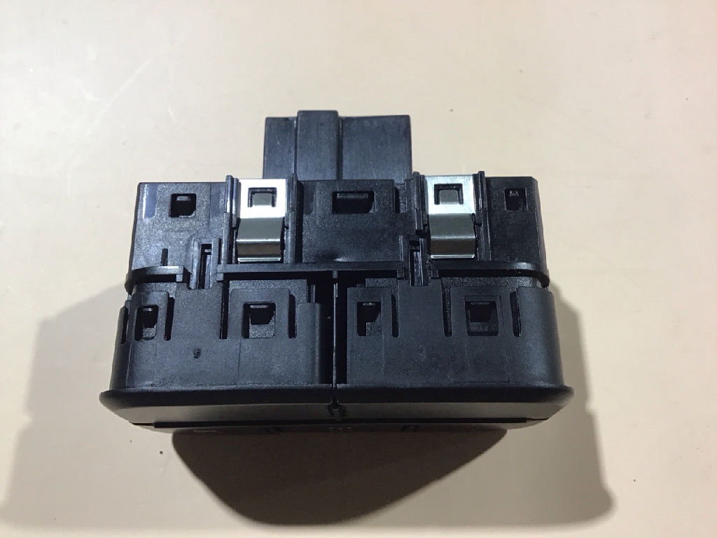 Centre Console Multi Function Switch photo 3