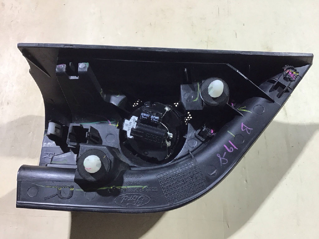 SPEAKER COVER PLUG DOOR RHS photo 3