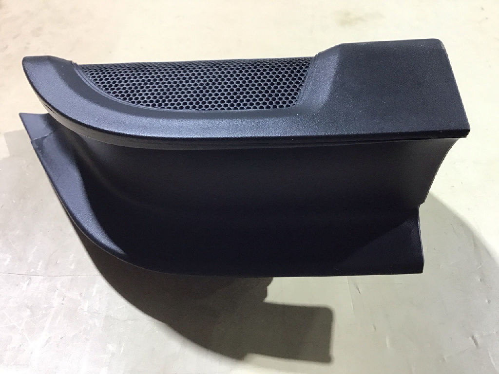 SPEAKER COVER PLUG DOOR RHS photo 4