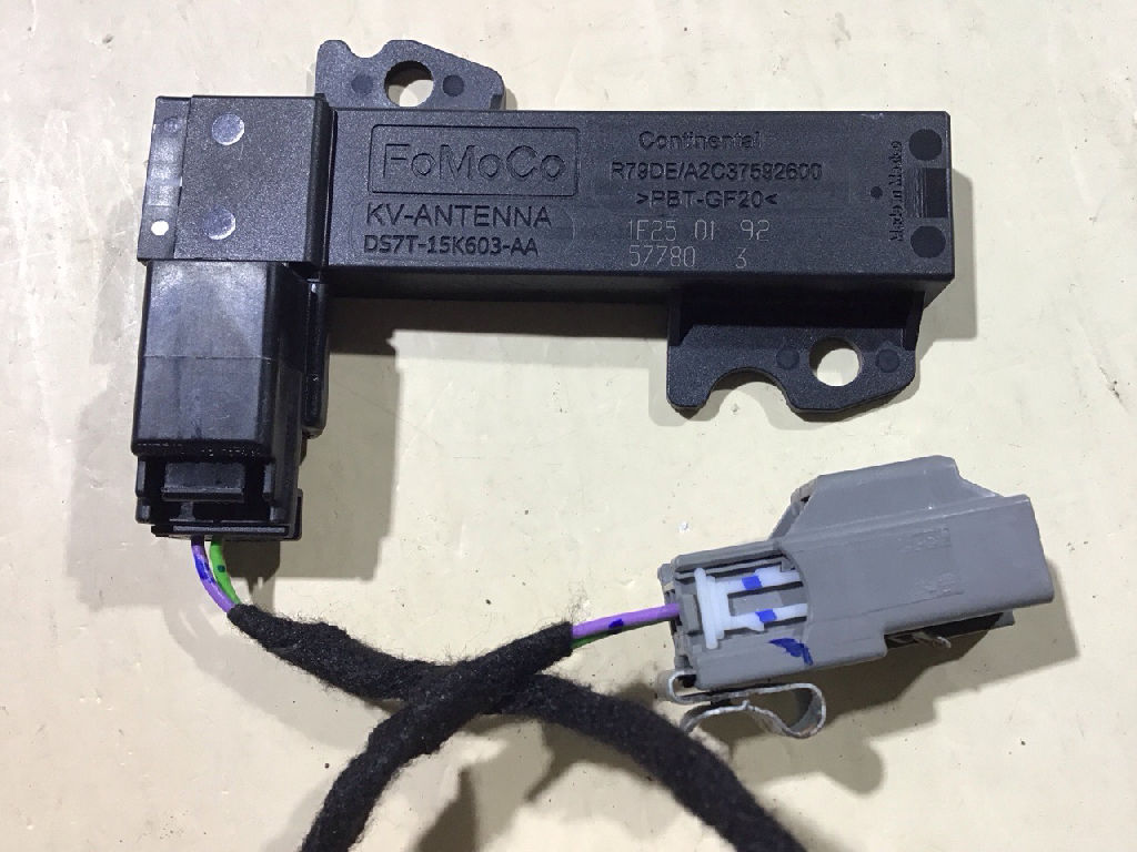 TRUNK ANTENNA MODULE photo 2